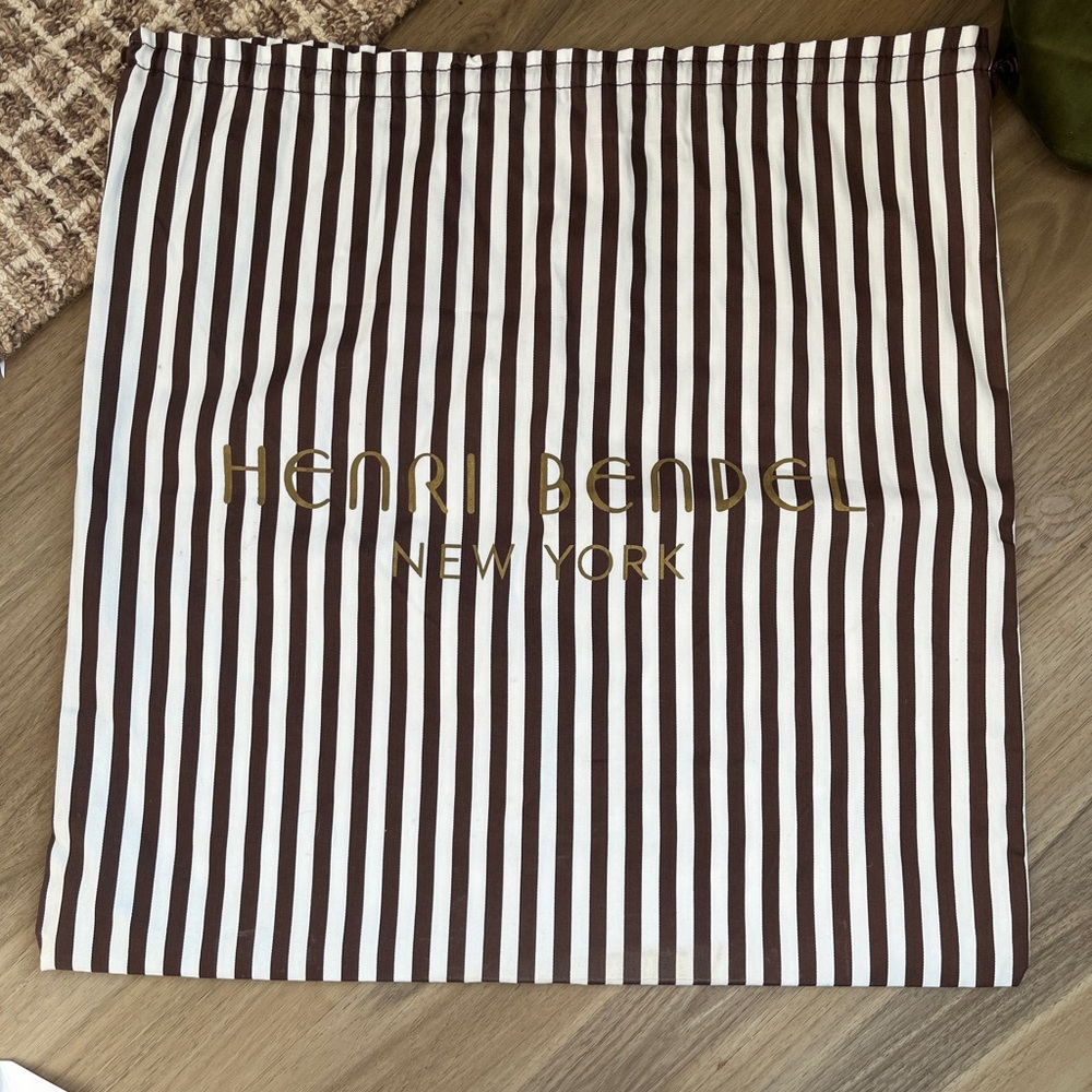 Henri Bendel Black West 57th Carryall Satchel with Gold Accents - Picture 13 of 14